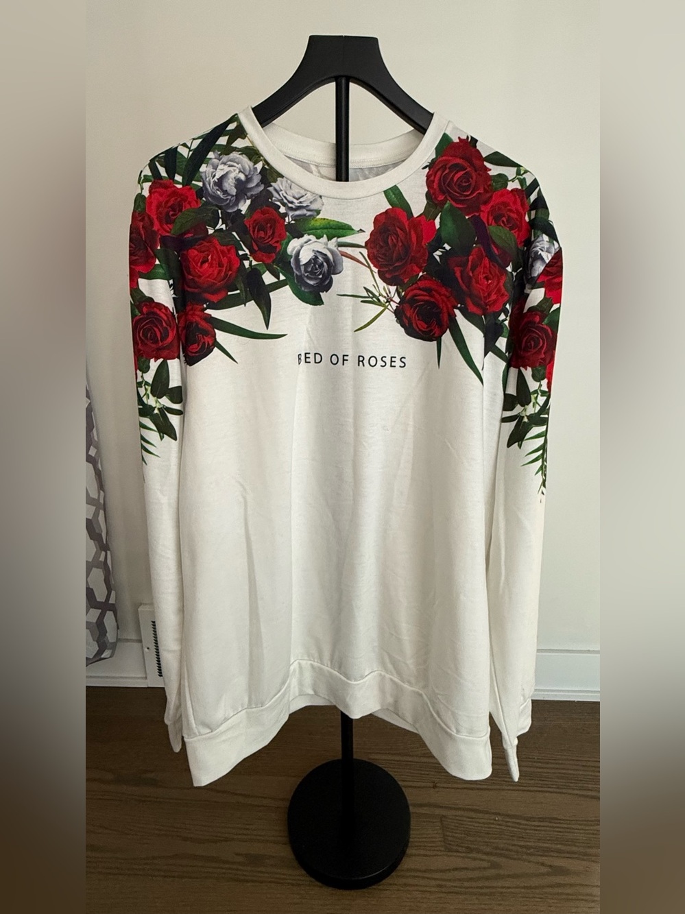 Vintage White Sweatshirt with Red and Gray Rose Print